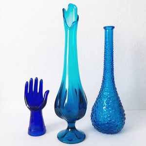 Sold on Ⓜ️ | Vintage MCM Viking Epic Bluenique 6 Petal Wide Bottom Swung Vase